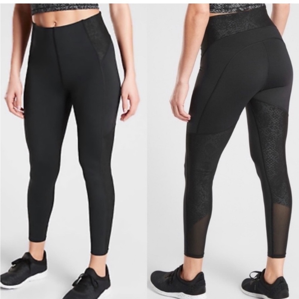 Athleta Stay Reflective 7/8 Tight Size Small